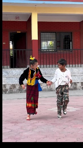 #jhulkeghamheraulakanxa #sangsangaijaulakanxi #kauda #kaudasong #kaudadance #dhadingbesi #spiritofdance #stepupfamily#stepupdanceacademy #dhading @Anushree❤️
