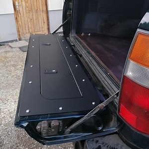 80 Series Land Cruiser tailgate storage mod