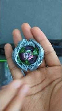 Beyblade X: Saber Samurai 2-70L Victory Grip Launcher!