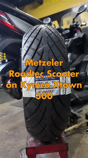 Metzeler Roadtec Scooter on Kymco Xtown | Takara Tires