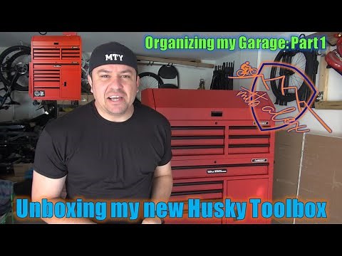 Husky 44 in 12 drawer Tool Chest // Unboxing my new tool box and quick set up