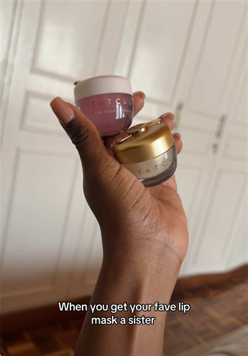 Love this lip mask! The original is still a fave and I’ll keep it on my bedside table for overnight use. The gold leaf has too much cute shimmers for it to be used as a bedtime lip mask 😁 moving that one to my dressing table to use during the day ✨ #fyp #foryoupage #tatcha #tatchalipmask #lipmask
