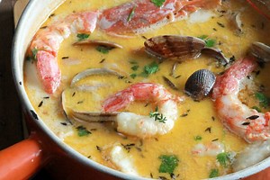 Chowder de bacalao y frutos del mar, la receta irlandesa de cuchara que te va a conquistar