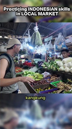 Practicing INDONESIAN skills in LOCAL MARKET 🇮🇩 #FrenchTraveler #VlogIndonésie #MarchéLocal #bahasa