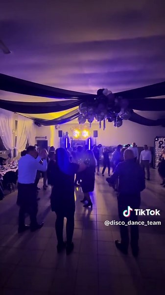 Filmy użytkownika Disco dance team (@disco_dance_team) z muzyką Everybody - Extended Mix - DJ Cargo