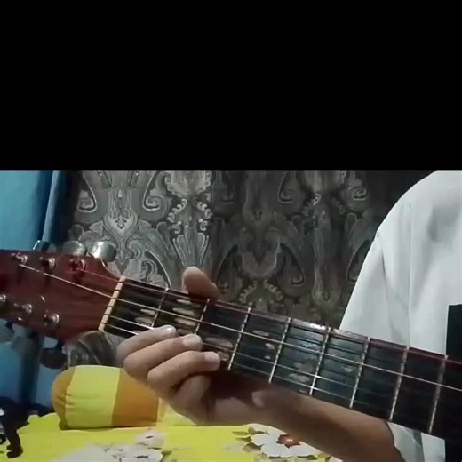 Guitar Tabs Tutorial for Beginners: Learn with CapCut