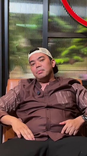 Ariel Tatum vs. Pevita Pearce: Sahur dan Puasa