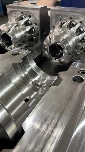 Collapsible core in Tool Plastic Injection Mold And Molding Moldmaker