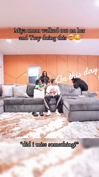 Best Friends Don't Kiss: Exploring Platonic Boundaries