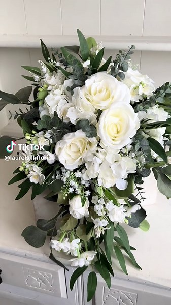 Gorgeous Teardrop Bridal Bouquet Ideas