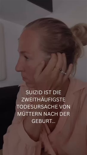 Antonia Unger - Dienerin der Frau, nicht des Systems on Instagram: "Weltweit erlebt jede fünfte Frau psychische Ausnahmesituationen nach der Geburt: Depression, Angst, Zwangserkrankungen, Psychosen oder Wochenbettsyndrom. Experten schätzen, dass 70% der betroffenen Mütter ihre Symptome verbergen. Ohne Verständnis, Unterstützung und Behandlung dieser Erkrankungen haben diese verheerende Auswirkungen auf die betroffenen Mütter mit ihren Babys, ihre Partner und die ganze Familie. Mit einer Rate von