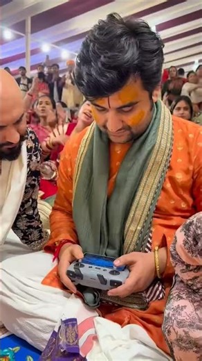 जय जय और Bpraak की मस्ती.😍 #radha #girdharlalji #byahulautsav #indreshji #bpraak #radheradhe