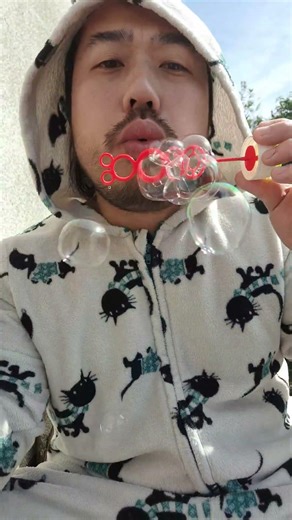 ASMR Apple eating & blowing bubbles sounds #youtubeshorts #shortsfeed