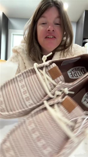 Hey Dude cute slip on shoes for woman #heydude #sliponshoes