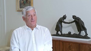 Bernstein: Football in a state of crisis