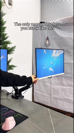 The best way to make your desk setup less cluttered is with a monitor arm. Huanuo sent this out to try out and its perfect for pretty much any dual monitor setup! What monitor layout are you using? 🤔 #creatorsearchinsights #aboveaveragefps #TikTokShopFallDealsForYou #TikTokShopCreatorPicks #Halloween