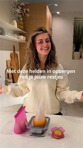 Nieuw jaar, nieuwe kansen om minder voedsel te verspillen en geld te besparen. Met deze opslaghelden blijft alles langer lekker. 💚🦸 https://bit.ly/3YXCAiN | IKEA