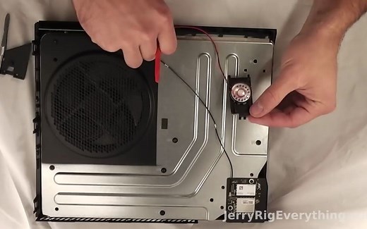 【数码测试】全新XBox One完全拆卸，硬盘驱动器更换，磁盘驱动器交换