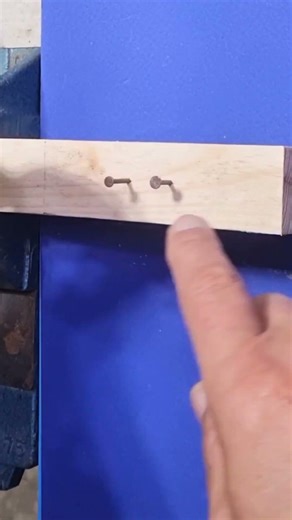 Great tip for modifying a hammer to make a multi-purpose tool #만물박사인귀 #shorts #hacks #diy