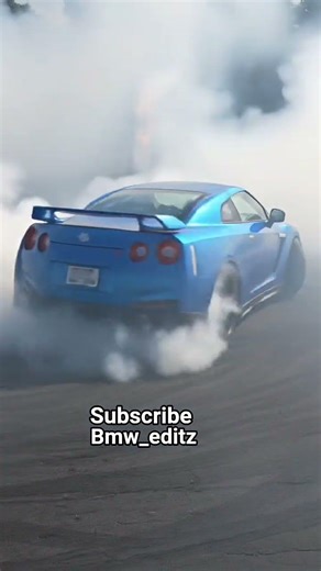 Nissan GT-R doing burnout #shortvideo #automobile #skyline