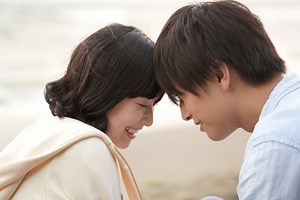 岩田剛典「去年の冬、きみと別れ」もう1人のヒロイン・土村芳とのキスシーン公開（動画あり）