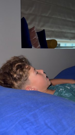 WYNN CHETEK 🇺🇸🇬🇧 on Instagram: "My dad comes into my room and wakes me up and says "who should I take, Arsenal vs Everton"? I say definitely take Arsenal ! #arsenal"