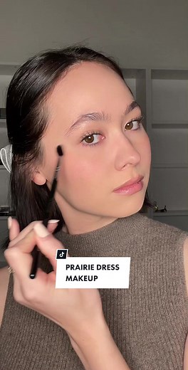 Cottagecore Prairie Dress Makeup Tutorial