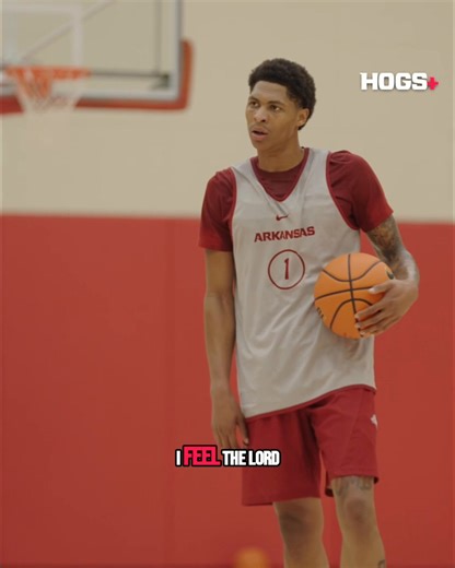 “I’m a Razorback for a reason” 🐗 🎥 Meet Meleek Thomas in today’s episode of In Studio with Tera | Hogs Plus