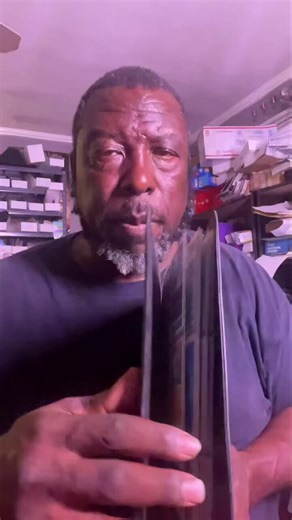 i don’t know who remembers ivy from storage wars, but a day ago he posted this video, probably showing a pokemon card binder he found in one of the lots he boughthe removed all the hits before showing it to us