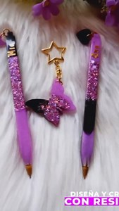 257 reactions · 25 shares | ¡Convierte tu pasión en arte! ✨ Crea accesorios únicos con resina epoxi, paso a paso y desde cero. Aprende técnicas innovadoras y únete a nuestra comunidad creativa. ¡Descubre tu talento! ➡️ Tocando el enlace de mi perfil o comenta "resina" para más info. . . . . #resina #manualidades #epoxyresin #trabajodesdecasa | ResinaEpoxia | Facebook