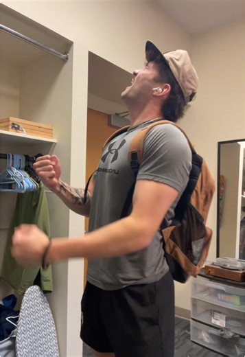 Cody Johnson: She's Actin' Single - Country Music Vibes