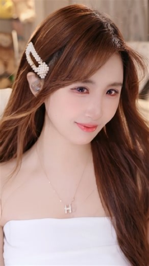 Ariel （小A） on Instagram: "- 皮一下很開心( ´ ▽ ` )ﾉ❤️ (大家好像很喜歡這段就放上ig啦) . 每天都這樣跟大家玩 雖然偶爾覺得很累.很辛苦 但也覺得很幸福🥹💛 . . #實況 #實況精華 #說說唱唱 #搞笑影片 #影片剪輯 #實況主 #女生髮型 #女生 #twitch #twitchtv"