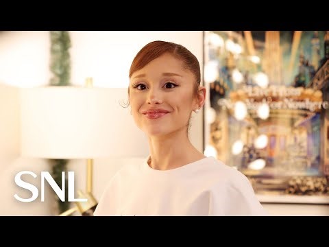 SNL Host Ariana Grande Bundles Up to See the Rockefeller Christmas Tree