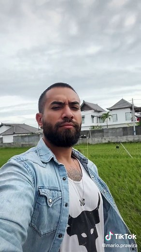 iPhone Camera Settings Tutorial📱#transitions #mobilevideography #shotoniphone #socialmediatips #cameratricks