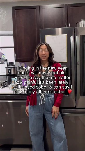 Can’t believe this was my 5th new year being sober. It never gets old- no hangovers, feeling recharged and clear headed, and just being present and feeling good stepping into the new year. Happy New Year everyone and i hope 2026 is good to everyone ❤️ #sober #soberlife #sobriety #recovery #sobertok