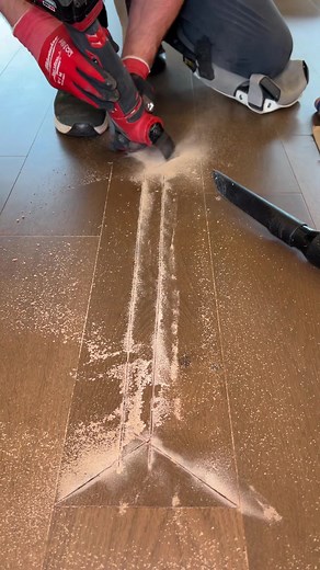 How to replace damaged hardwood floor board #tools #construction #remodel #satisfying #fyp #trending #viral #bluecollar #wood #diy #asmr #repair #lvp #lvt #laminate #vinylflooring #laminateflooring #flooringinstallation #vinyl #stairs