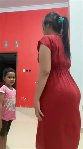 Konten Kreator on Instagram: "Merah merona bestieku #fyp"