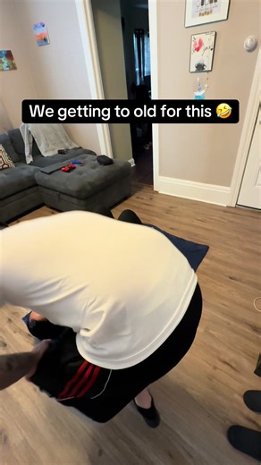 Leg challenge 🤣 #fyp #funny #viral #funnyvideos #trendingvideo