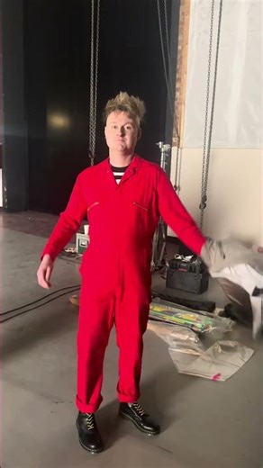 COMING OF THE FRIDAY INTO THE WEEKEND BE LIKE : #tech #fashion #diy