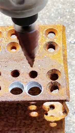 Drilling holes in different sizes Step Drill Bits