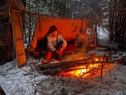 Winter Wilderness Survival in the 1700's |PRIMITIVE SHELTER|STARTING FIRE WITH FLINTLOCK