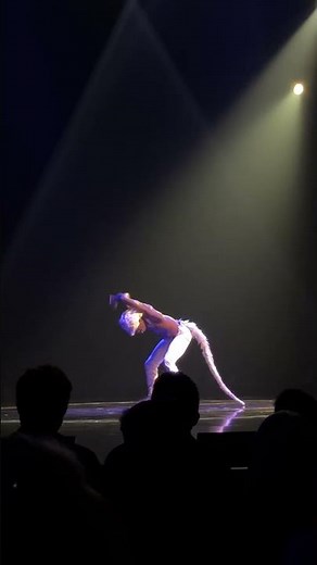 #contortionist #circusarts #cirquedusoleil #echo #cirque #circus #bendy #circuslife #contortion