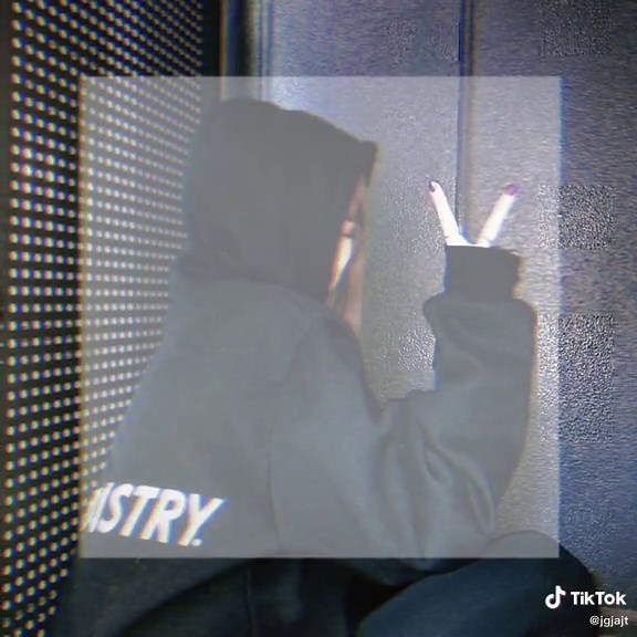 ゆきぽよ 歌詞動画: ボスビッチ