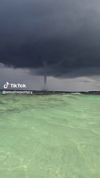 Terrifying Bowl-Shaped Tornado Close Encounter in Mexico