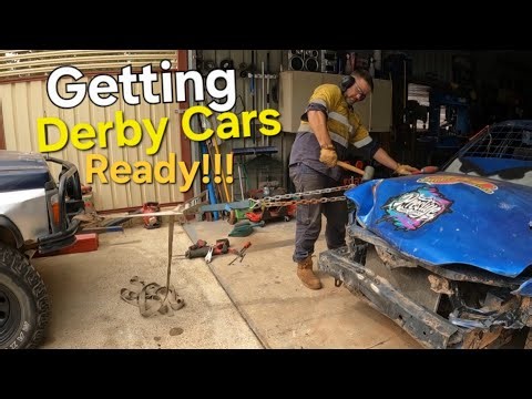 Demo Derby Cars getting them ready For Mt Barker Speedway Derby