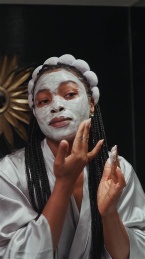 Des soins personnalisés pour une radiance qui dure bien au-delà de la journée. ✨ Formules conçues avec expertise depuis 1962. 離 Livraison gratuite et échantillons offerts à chaque achat.  | Maria Galland Paris | Facebook