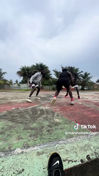 No day off with Marshall Warriors basketball team #viral #liberiabasketballassociation #liberiatiktok🇱🇷 #basketball