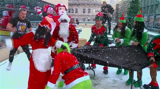 An insane holiday episode that had a Grinch body slam & DK Metcalf’s one-handed backhand earning him the #AngryRuns Scepter in Week 15 😳 (by: Liquid Death) | NFL Network
