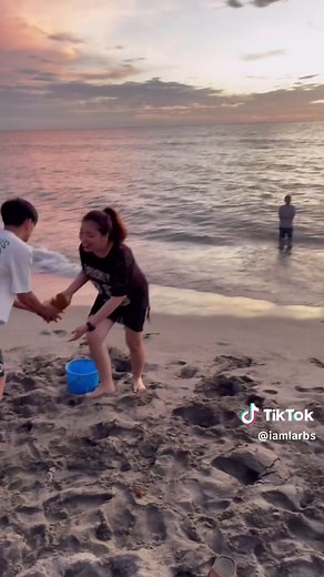 Fun Outdoor Water Games for Adults: Christmas Game with Team Coffee vs Team Blanc