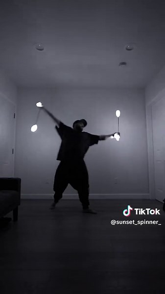 Exploring PodPoi Techniques with Flowtoys